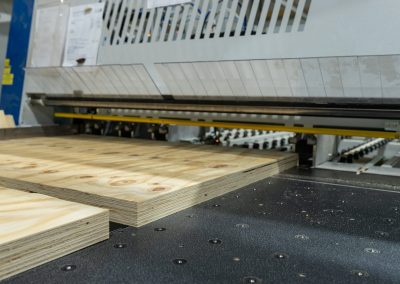 Millimetergenauer Plattenzuschnitt bei Nord-Süd-Holz